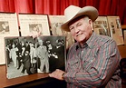 Jim Leavelle, lawman at Lee Harvey Oswald's side, dies at 99 | AP News