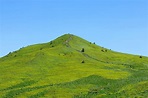 Foto gratis: periodo estivo, collina, collina verde, cielo blu