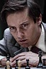 [新聞] 陶比麥奎爾飾演西洋棋冠軍傳記電影《棄卒》釋出首張海報 - Hypesphere