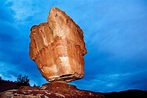 10 grandes rocas con poco equilibrio a punto de caer