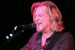 Great Live Performance -- Daryl Hall and Smokey Robinson [VIDEO]