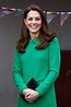 Amamos o look moderninho da Kate Middleton com ankle boots | Capricho