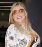 Kesha mostra seu amor pelos gatos com look em aeroporto de Los Angeles ...