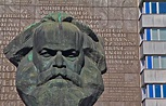 Im Vorhof der Geschichte – Celebrating Marx | filmgazette