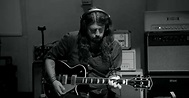 Dave Grohl Releases ‘Play,’ a 23-Minute Solo Prog-Rock Recording and ...