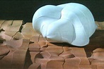 Maquette de l'Embryological house, Lynn Form, 1998-2001. | Download ...