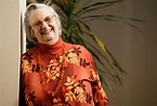 Elinor Ostrom, first woman to receive Nobel Prize in economics, dies at ...