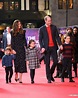 Príncipe William e Kate Middleton levam os três filhos a espetáculo ...