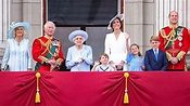 The Queen joined by Kate Middleton and royal family on iconic balcony ...