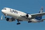 Archivo:LAN Chile 767-300ER CC-CDP.jpg - Wikipedia, la enciclopedia libre
