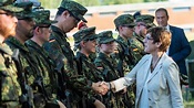 AKK besucht Einsatzführungskommando der Bundeswehr