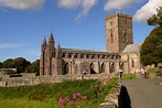 File:St David's Cathedral L1060033.jpg - Wikimedia Commons