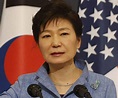 Park Geun-hye Biography - Childhood, Life Achievements & Timeline