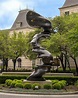 Linha De Pensamento: Uma Escultura Em Bronze Por Tony Cragg Em Frente ...
