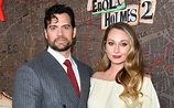 Henry Cavill debuta en la alfombra roja con su novia, Natalie Viscuso ...