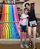 梁詠琪罕曬全家福 8歲混血女兒跟老爸如複製黏貼 - 新浪香港