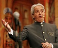 Benny Hinn Biography - Childhood, Life Achievements & Timeline