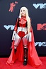 Ava Max si një super heroinë në MTV Video Music Awards 2019 - Telegrafi ...