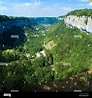Reculée de Baume, steephead valley, blind valley, limestone cliffs ...