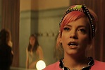 Lily Allen reflete sua adolescência no videoclipe de “Trigger Bang”