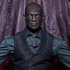 After seeing this picture now I NEED to see Peter Mensah as the Martian ...
