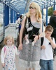 Claudia Schiffer, 44 años en 44 imágenes - Claudia junto a sus tres ...