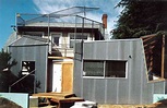 Frank Gehry House in Santa Monica (First Residence) | ArchEyes