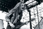 Cliff Burton Day: homenaje online – Abismo