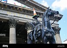 La famosa estatua ecuestre del duque de Wellington, con un cono de ...
