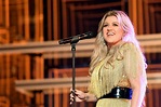 Kelly Clarkson Takes ‘Kellyoke’ on the Road as She Searches for the ...