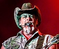 Ted Nugent Biography - Childhood, Life Achievements & Timeline