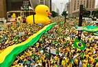 Imagens emblemáticas das manifestaçoes do dia 13 de março no Brasil ...