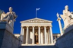 Accademia Di Atene Con Il Monumento Di Socrates E Di Platone ...