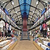UNIQLO Le Marais | Wonderwall | Paris store, Retail design, Paris france