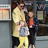 Stella McCartney and her daughters Riley and Bailey. | Musica