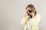 Mujer con cámara | Foto Gratis