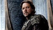 See The First Look At Russell Crowe As Zeus In Thor: Love & Thunder