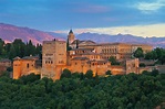 La Alhambra: descubre la opulenta belleza de este complejo monumental