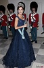 La Reina Letizia con un vestido azul de Felipe Varela en la cena de ...
