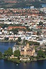 Luftbild SCHWERIN - Blick über das Schweriner Schloss auf die Altstadt ...