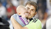 Iker Casillas enseña a su hijo Martín el Bernabéu para celebrar la ...