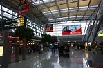 Flughafen Düsseldorf - Der flughafen düsseldorf ist eine wichtige basis ...