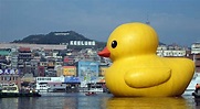 Burst giant yellow duck back on show in Taiwan | Inquirer News