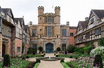 Tudor Architecture: History, Features, and Examples - Archute