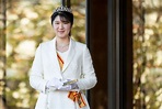 日本公主愛子滿20歲了！成年禮「戴二手皇冠」替皇室省下2800萬：一身純白禮服套裝優雅不減 | Tatler Asia