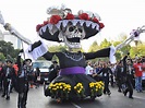 Mexico City Holds First-Ever Day of the Dead Parade (Thanks, James Bond ...