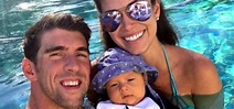 Michael Phelps disfruta del primer baño en la piscina de su hijo Boomer ...
