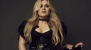 Kelly Clarkson Drops Emotional New Song "Roses"
