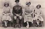 THE ROYAL FAMILY DURING WORLD WAR II | Queen elizabeth, Princess ...