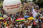 Parada LGBT celebra 20 anos e discute Estado Laico | Blog o Secretário ...